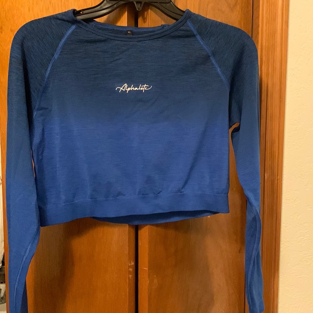 Alphalete Long Sleeve Crop Blue Size X-LARGE